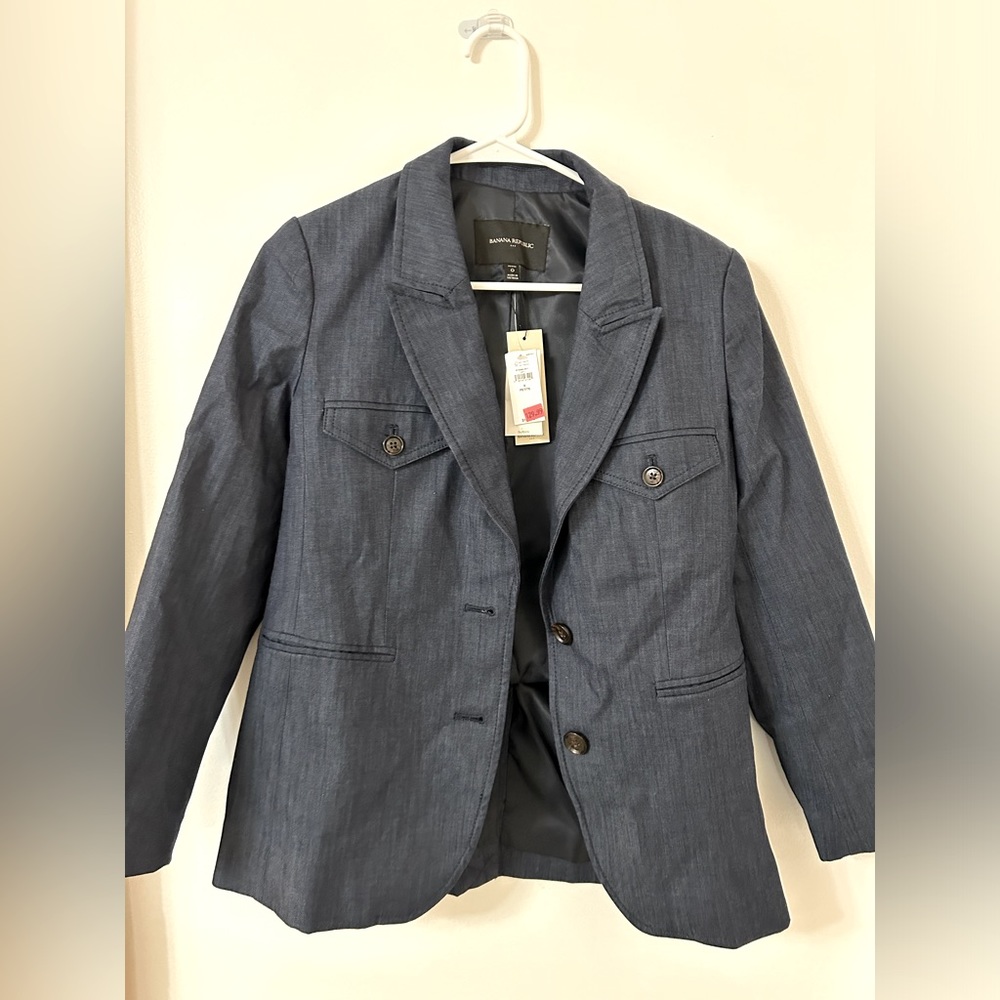 Banana Republic 0P blazer new with tags.